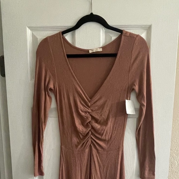 Lovestitch Kelly Ribbed Ruched Midi Dress - NWOT - Picture 4 of 4